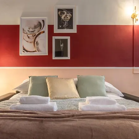 Wine Prosecco Apartment Florence