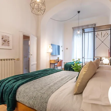 Wine Prosecco Apartment Florence